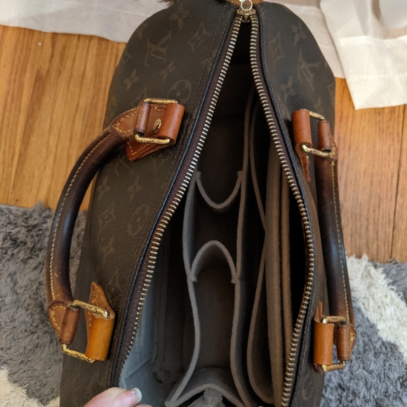 Authentic Louis Vuitton | Speedy 30 Bag | Monogram - Picture 11 of 16